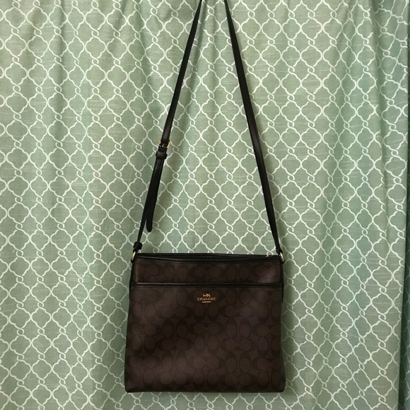 *SOLD* Coach Purse - Picture 1 of 8